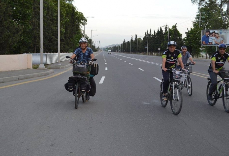 Mingəçevirin 69 yaşlı səyyahı 5 ölkə üzrə növbəti velotura çıxıb