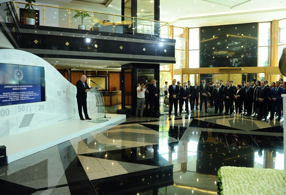 CBA presented 200-manat banknotes to appear in Azerbaijan from next month