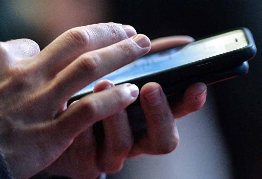 Yeni Zelandiyanın nəqliyyat naziri bir telefon zənginə görə istefa verib