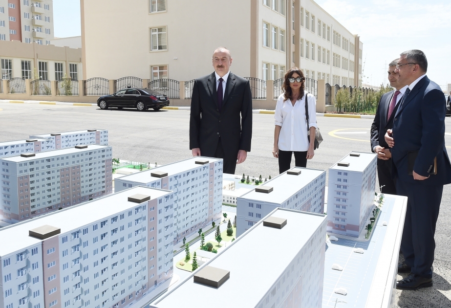伊利哈姆·阿利耶夫总统出席巴库加拉达戈区为国内流离失所建造的“戈布公园”住宅区落成仪式