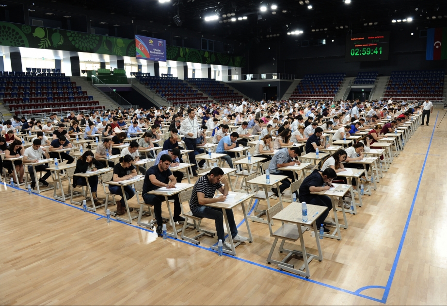 Ədliyyə orqanlarına qulluğa qəbulla bağlı test imtahanı keçirilir