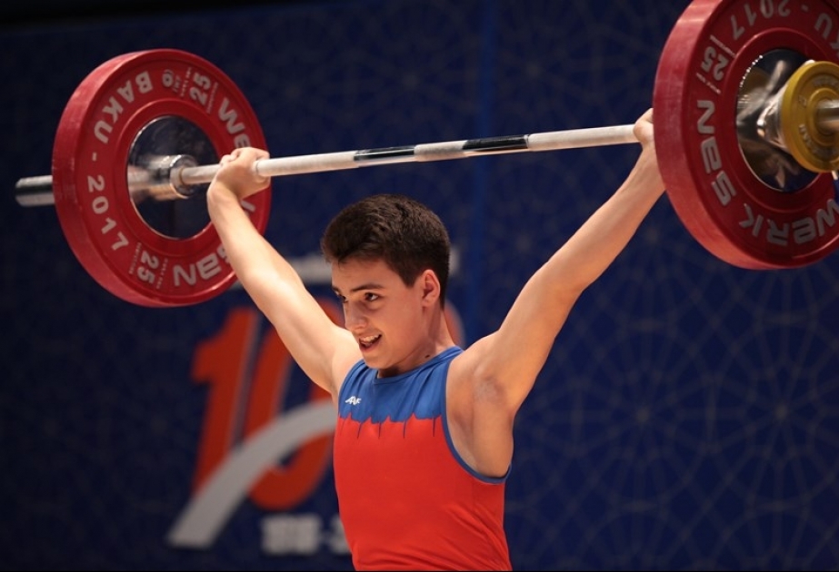 Ağır atletika üzrə Azərbaycan birinciliyi davam edir