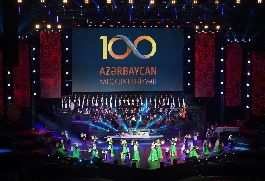 Le Baku Crystal Hall accueille un concert solennel consacré au centenaire de la Républque démocratique d'Azerbaïdjan