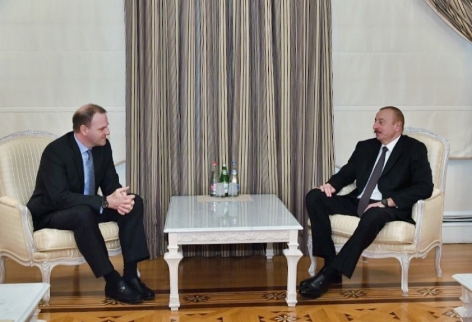 Präsident Ilham Aliyev empfängt Microsoft-Vizepräsident für Mittel- und Osteuropa VIDEO