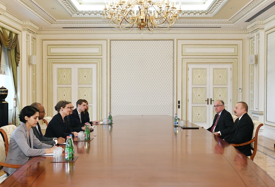伊利哈姆·阿利耶夫总统接见美国国务卿能源事务副助理率领的代表团