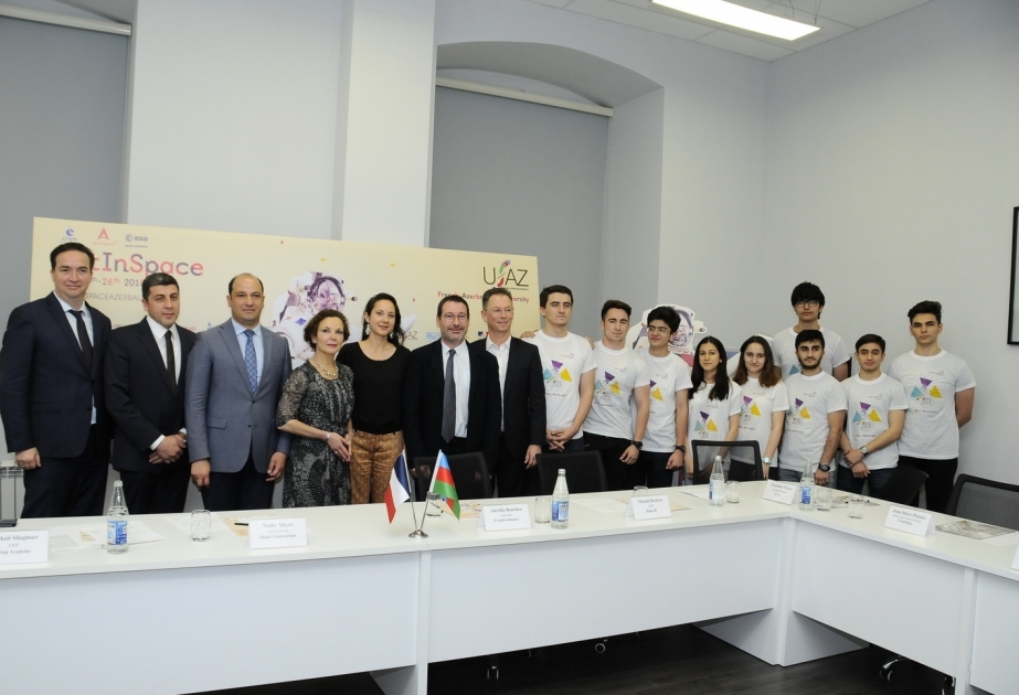 ®  "Bakcell"dən Azərbaycan-Fransız Universitetində keçirilən beynəlxalq innovasiya müsabiqəsinə dəstək