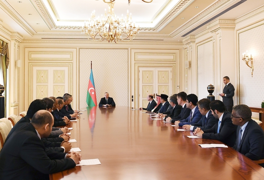 Президент Ильхам Алиев принял послов и руководителей дипломатических представительств мусульманских стран в Азербайджане ОБНОВЛЕНО 2 ВИДЕО
