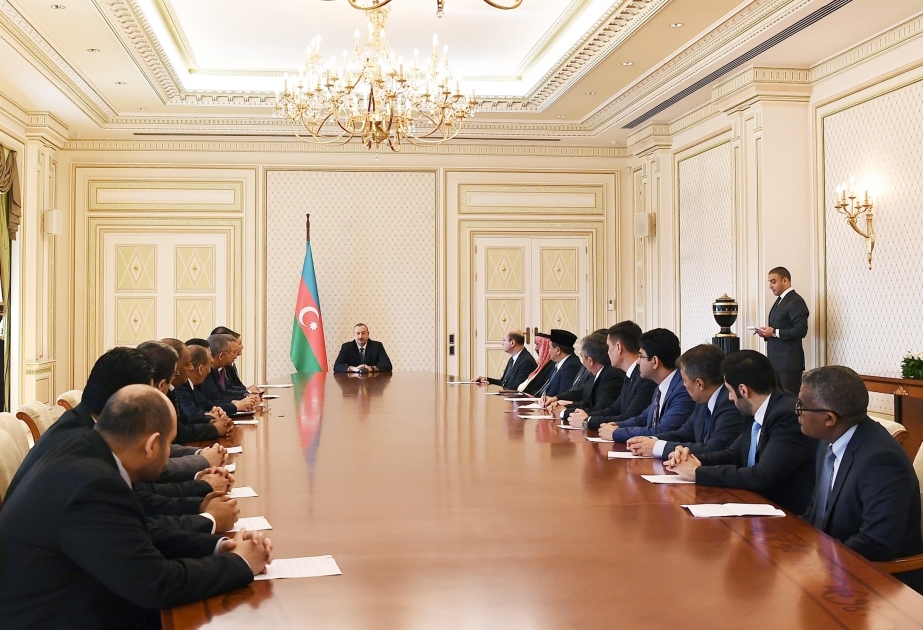 Le président Ilham Aliyev reçoit les ambassadeurs des pays musulmans en Azerbaïdjan VIDEO