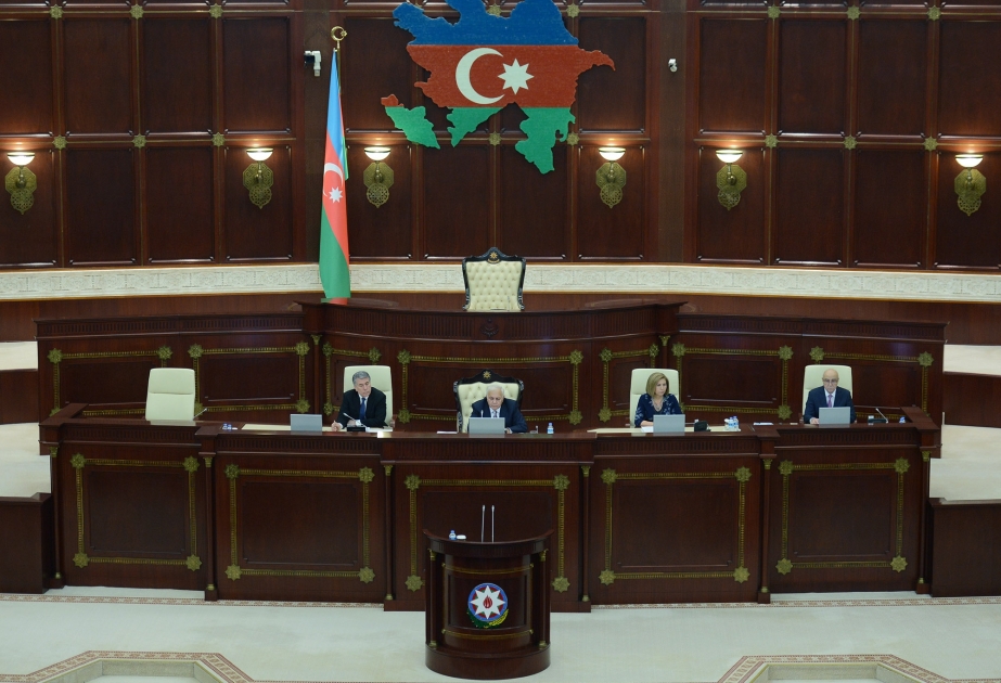 Milli Məclisin yaz sessiyasının sonuncu plenar iclası keçirilib