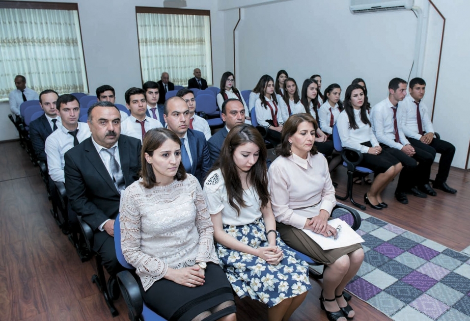 İstehsalat təcrübəsi keçən tələbələrlə görüş
