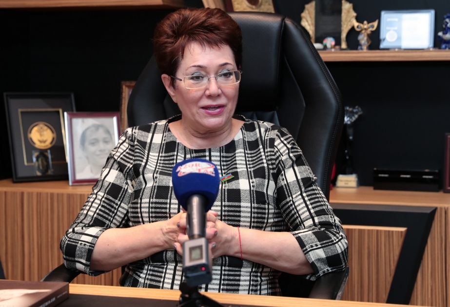 Гейдар Алиев сказал мне: «Пиши, Эльмира, у тебя это неплохо получается» ВИДЕО