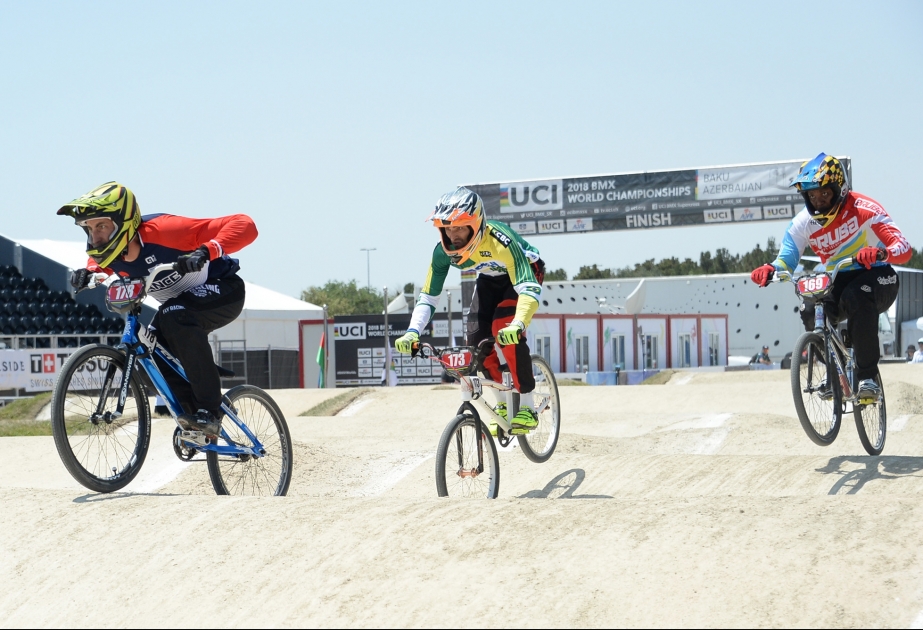 Bakıda BMX üzrə dünya çempionatında veteran velosipedçilər də mübarizəyə qoşulublar