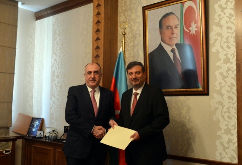 Le nouvel ambassadeur de Bulgarie remet la copie figurée de ses lettres de créance à Elmar Mammadyarov
