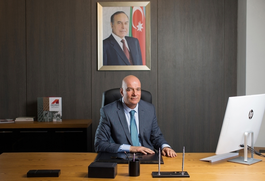 Aydın İbadov: Açıq məkandakı reklamlarda dövlət dili və dövlət rəmzləri ilə bağlı səhvlərə yol verilməyəcək