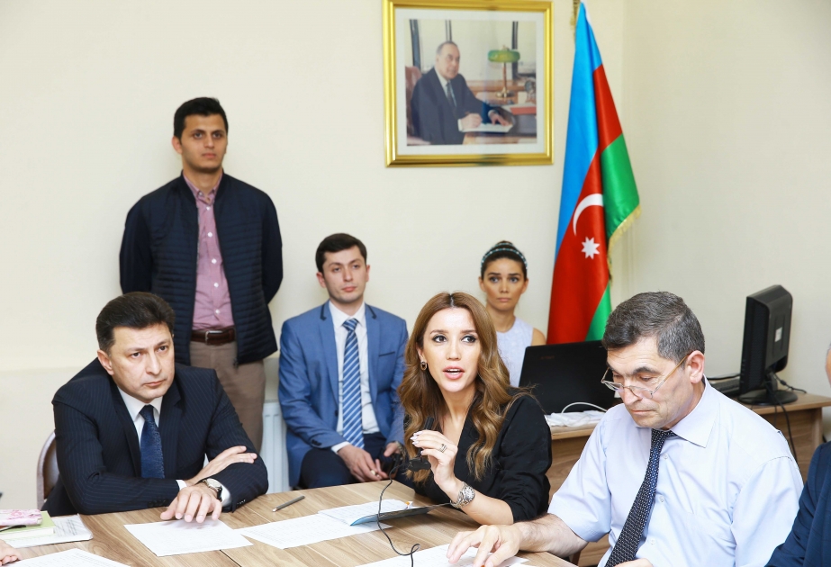 بدء قبول الأجانب الى السنة التحضيرية في جامعة الطب الأذربيجانية عبر برنامج سكايب