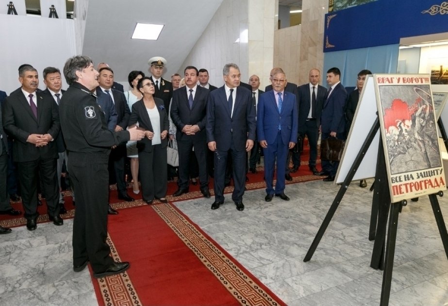 Le colonel-général Zakir Hassanov participe à la réunion du Conseil des ministres de la Défense de la CEI