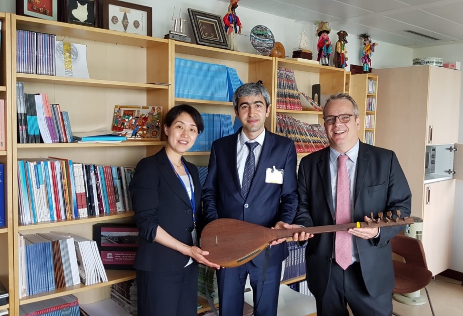 Aşıq Şəmşirin anadan olmasının 125 illiyi UNESCO-da qeyd edilib