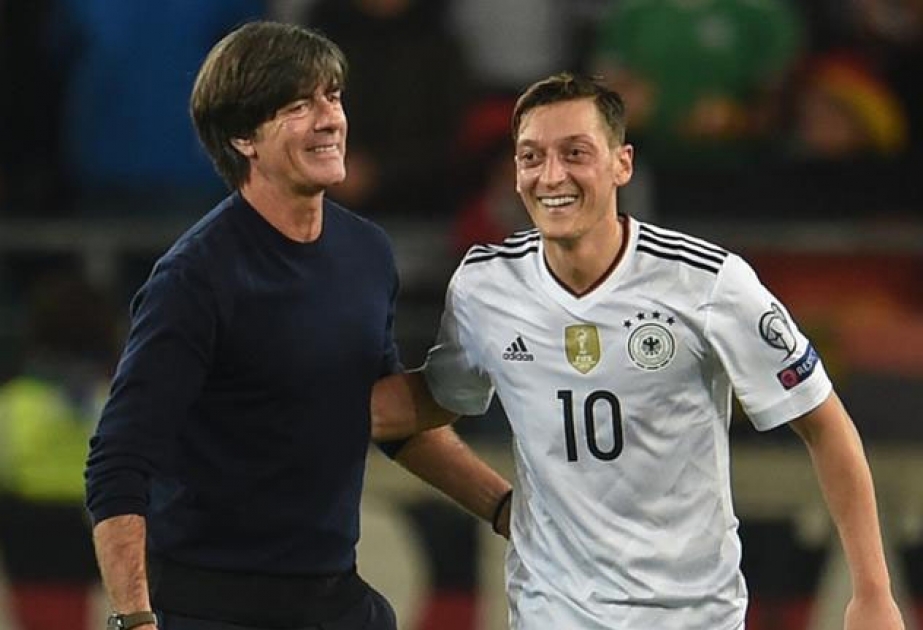 Deutscher Bundestrainer: WM-Auftakt für Özil nicht in Gefahr