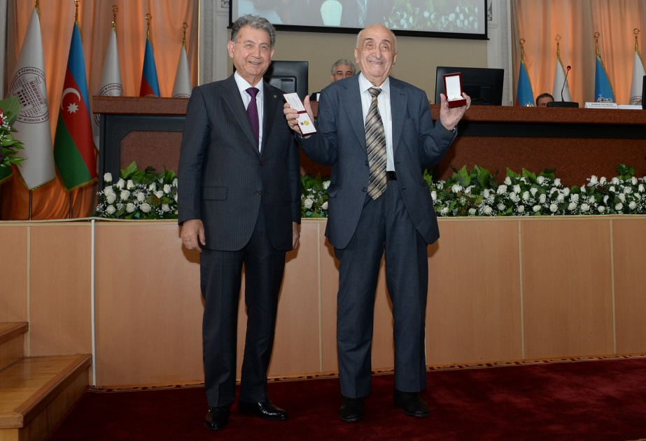 “Azərbaycan Respublikasının Nizami Gəncəvi adına Qızıl medalı” sahiblərinə təqdim olunub