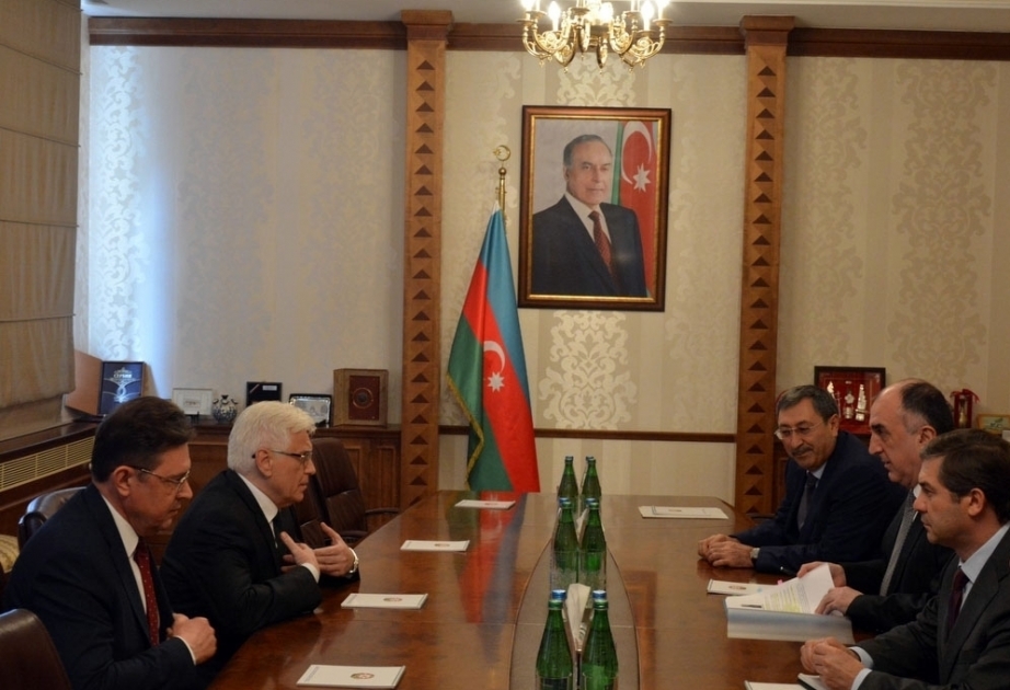Le nouvel ambassadeur de Russie remet la copie figurée de ses lettres de créance au chef de la diplomatie azerbaïdjanaise