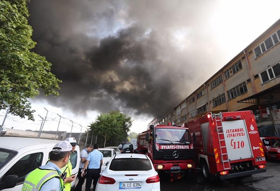İstanbulda ip fabriki yanır