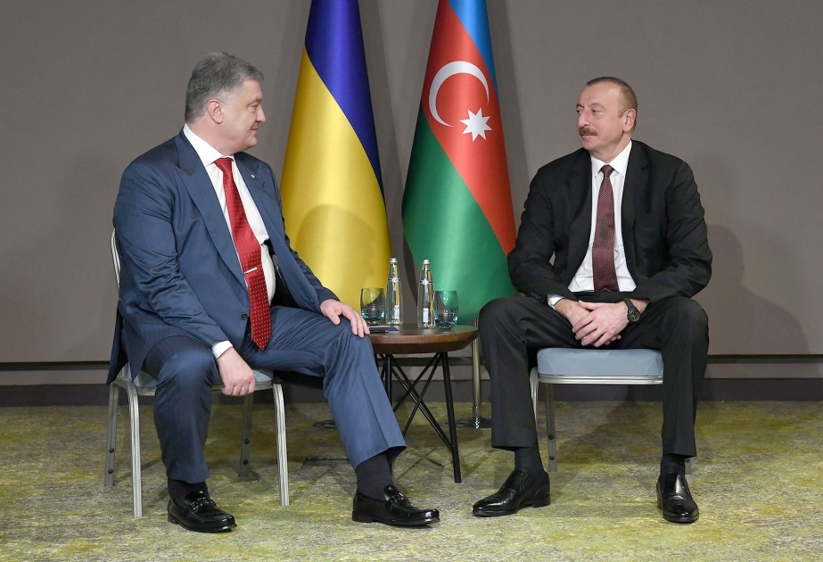 President Ilham Aliyev met with Ukrainian President Petro Poroshenko in Eskisehir VIDEO