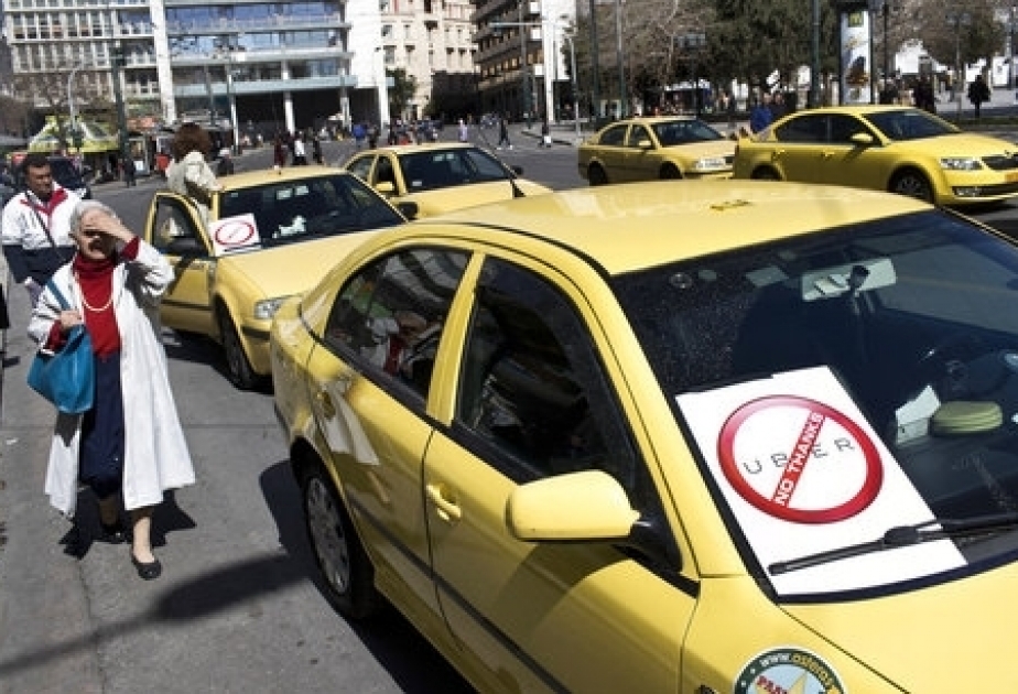 Yunanıstanın taksi sürücüləri etiraz aksiyası keçirirlər