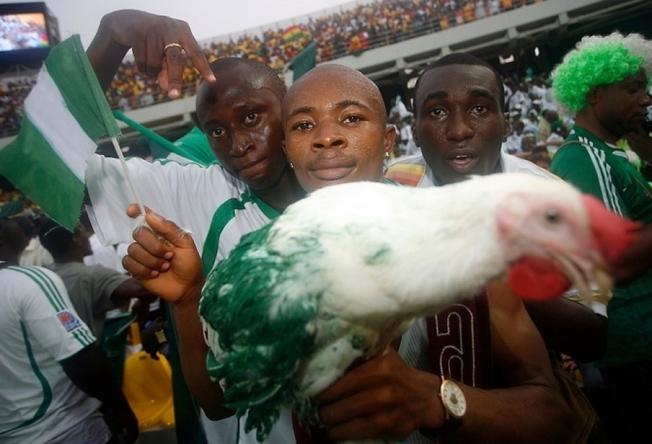 Nigeriyalı fanatların stadiona diri toyuqlarla gəlmələrinə icazə verilməyib