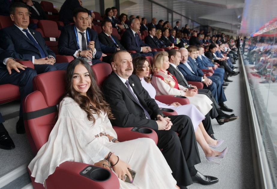 Moskvada futbol üzrə dünya çempionatının təntənəli açılış mərasimi keçirilib  Azərbaycan Prezidenti İlham Əliyev mərasimdə iştirak edib YENİLƏNİB VİDEO