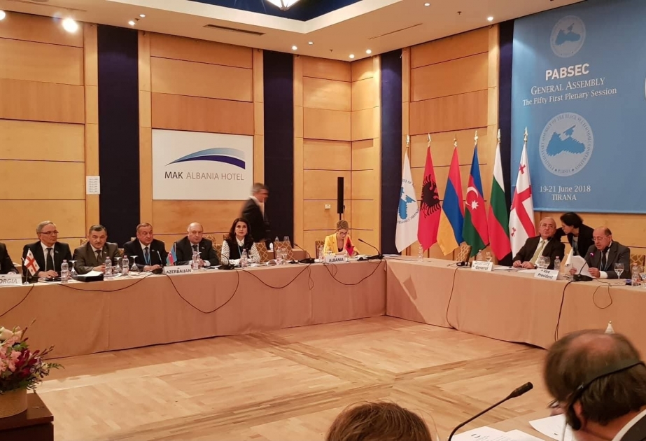 Une délégation parlementaire azerbaïdjanaise est en visite en Albanie
