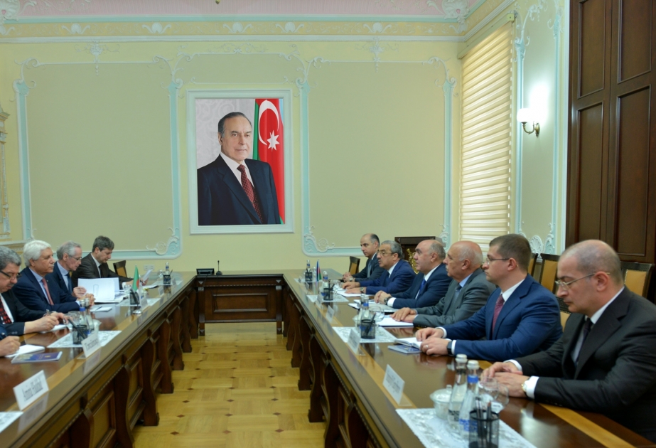 Əlcəzairin ədliyyə naziri Baş Prokurorluqda olub