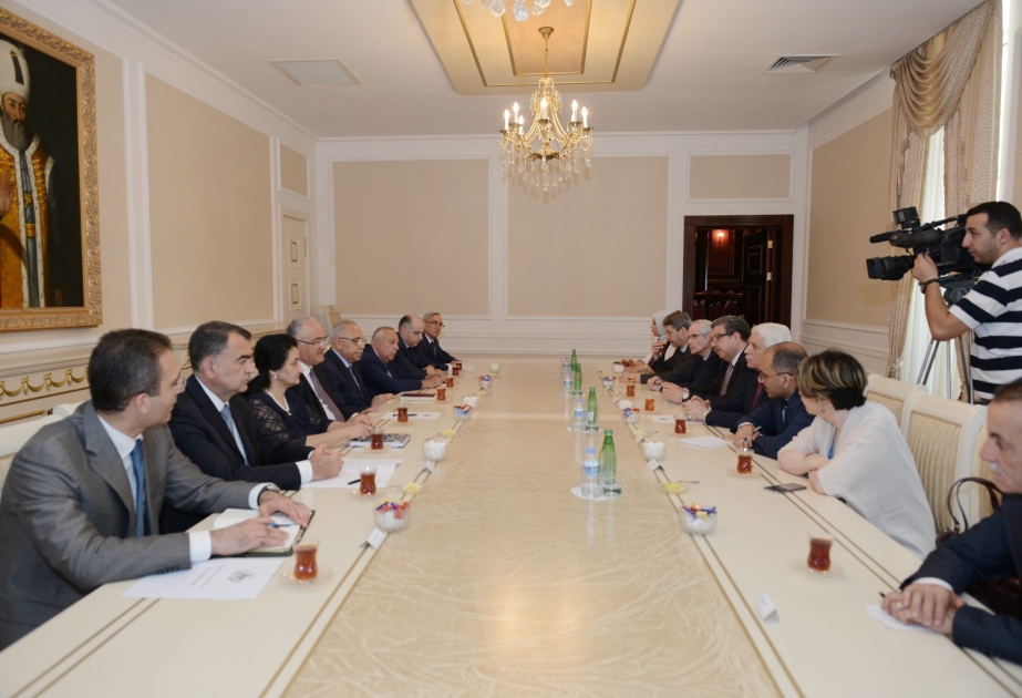 Algerian justice minister visits Azerbaijan`s Supreme Court