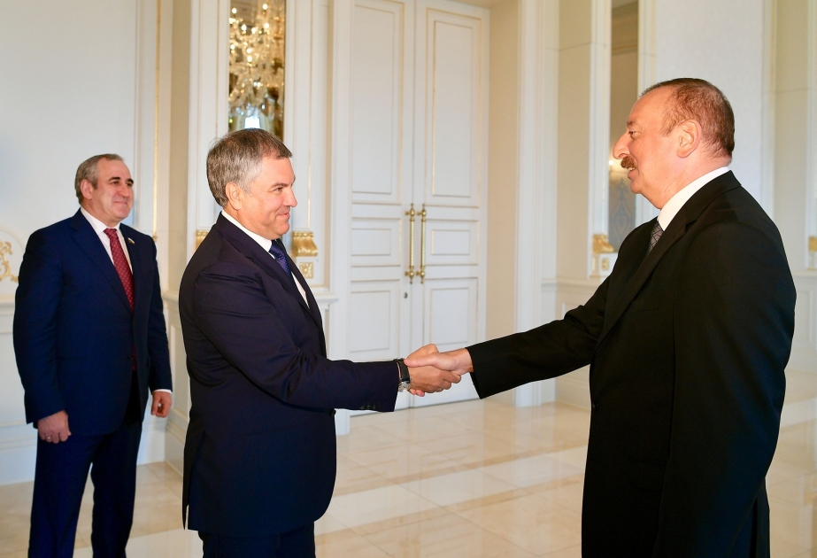 Präsident Ilham Aliyev empfängt eine Delegation um Vorsitzenden der Staatsduma der Föderalen Versammlung Russlands VIDEO