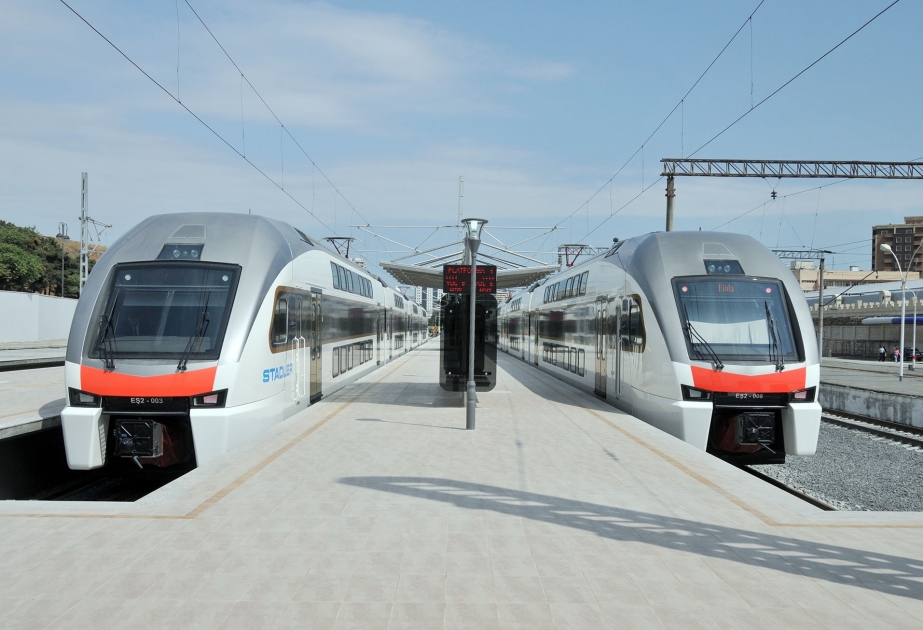 Электрички Баку-Сумгайыт-Баку будут функционировать с дополнительно прицепленными составами