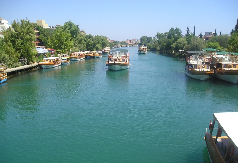 Bootsfahrt gehört zu einer der beliebten touristischen Attraktionen in Antalya