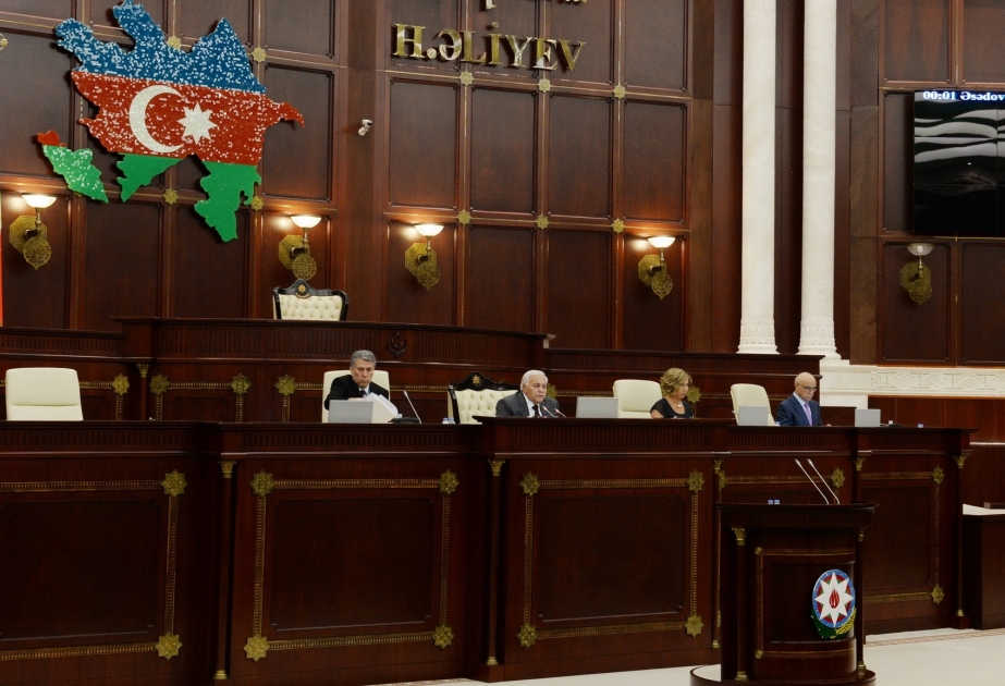 Milli Məclisin növbədənkənar sessiyasının sonuncu plenar iclası keçirilib