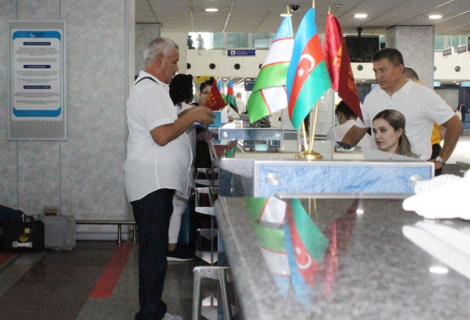 Direktflug von Baku nach Taschkent