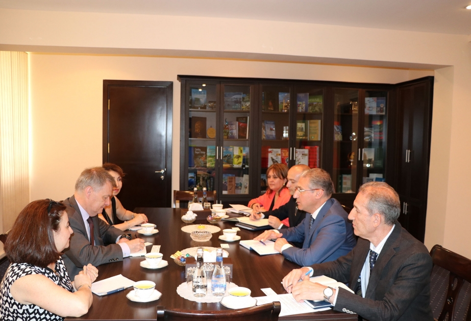Ekologiya və təbii sərvətlər naziri Dünya Bankının nümayəndəsi ilə əməkdaşlığa dair fikir mübadiləsi aparıb