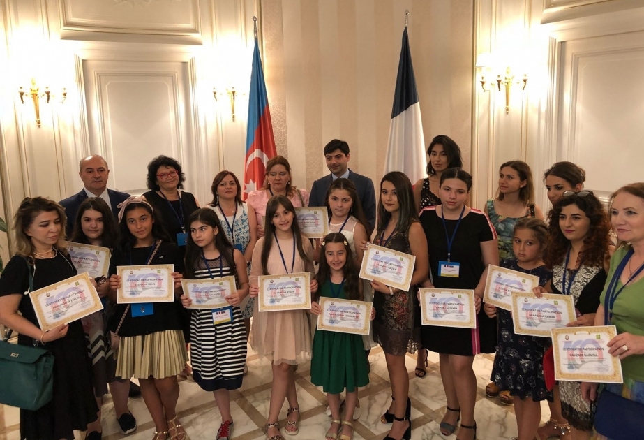 Azərbaycanlı gənc rəssamların əsərləri Parisdə VİDEO