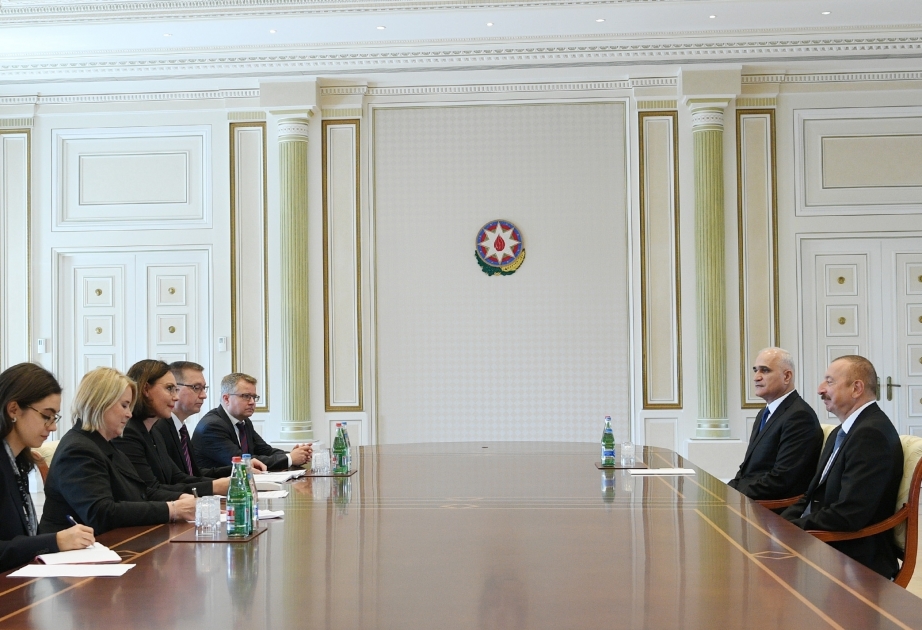 Le président Ilham Aliyev reçoit une délégation menée par la ministre finlandaise du Commerce extérieur et du Développement VIDEO