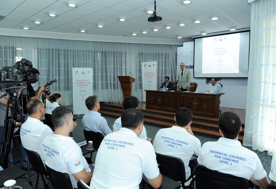 Azərbaycanlı basketbol məşqçilərinə beynəlxalq dərəcəli sertifikatlar təqdim olunub