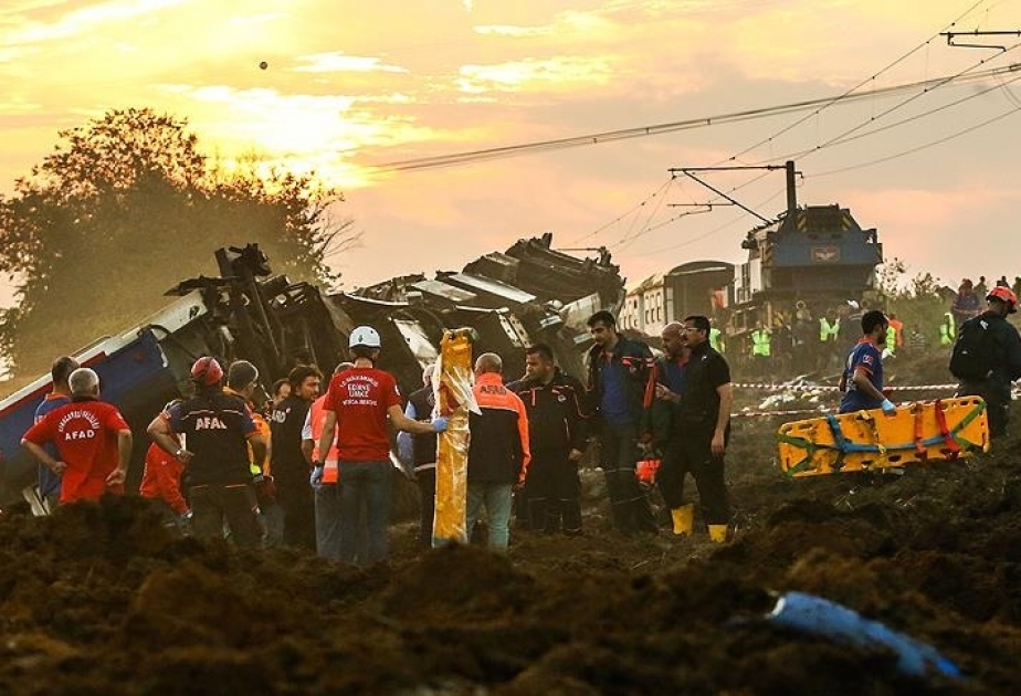 إعلان حصيلة قتلى حادث قطار في تركيا