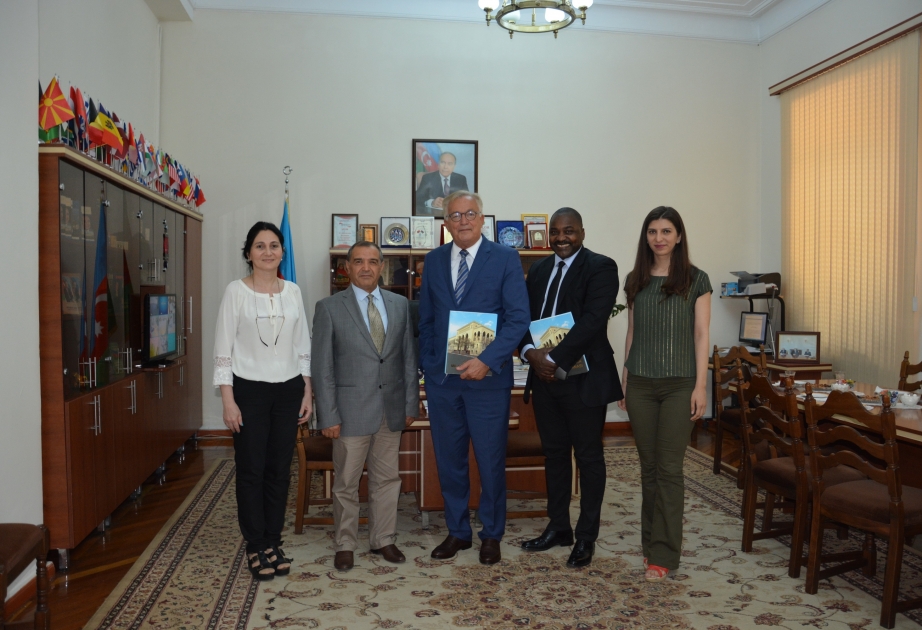 Kanadanın Kvebek Milli Kitabxanası və Arxivinin direktoru Milli Kitabxanada olub