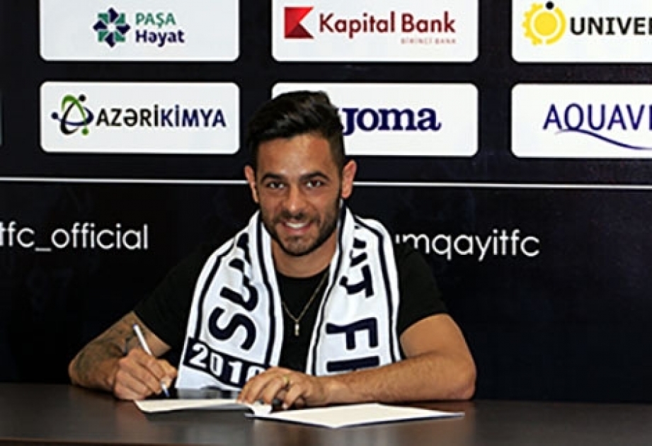 Əli Babayev “Sumqayıt” futbol klubu ilə müqavilə imzalayıb