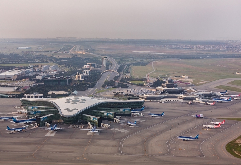 Международный аэропорт Гейдар Алиев за первые полгода обслужил почти два миллиона пассажиров