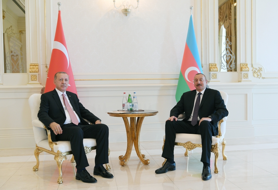 Azerbaijani, Turkish presidents held one-on-one meeting VIDEO