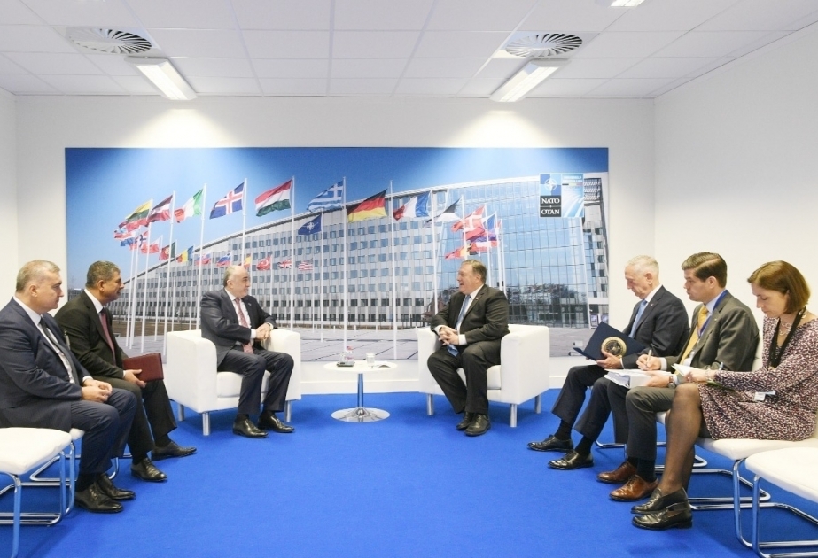 Außenminister und Verteidigungsminister Aserbaidschans treffen sich mit ihren amerikanischen Kollegen