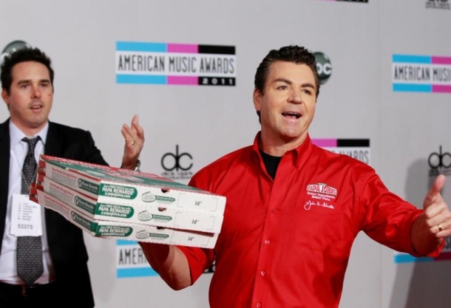 Глава совета директоров компании Papa John's ушел в отставку, извинившись за расистское оскорбление