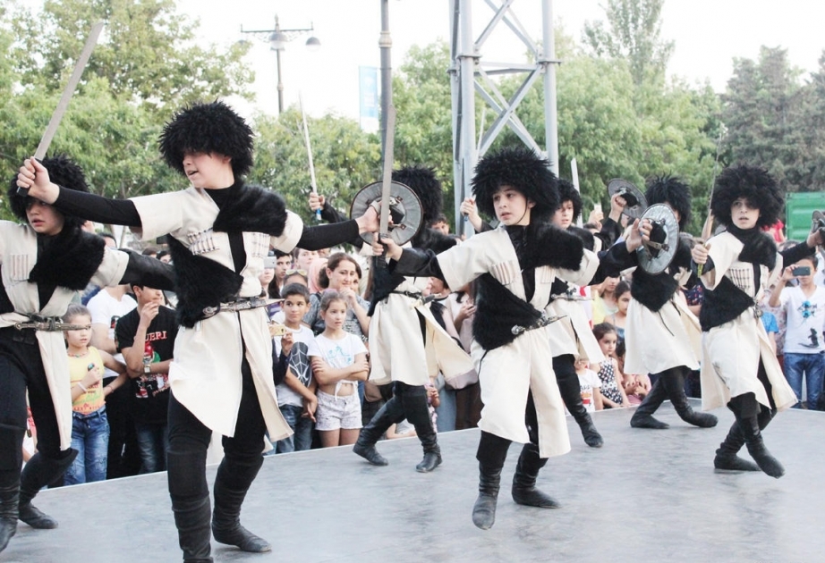 На Бакинском бульваре проходит летний фестиваль «Baku Soul of Art and Dance»