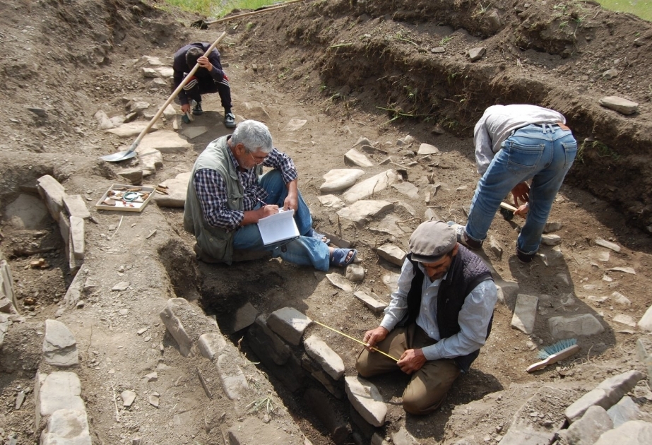 Archäologen entdecken 2500 Jahre alte Nekropole in Khinalig